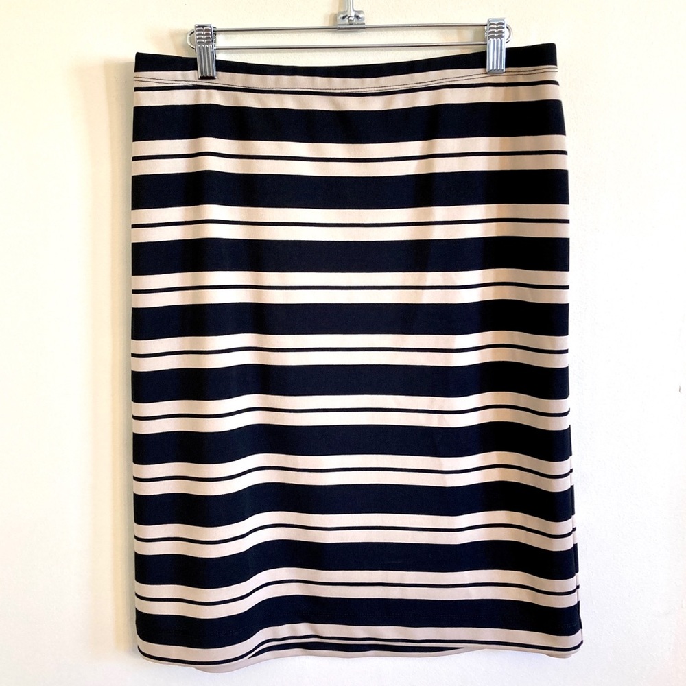🎉 Host Pick! 🎉 Grace Elements’ Skirt